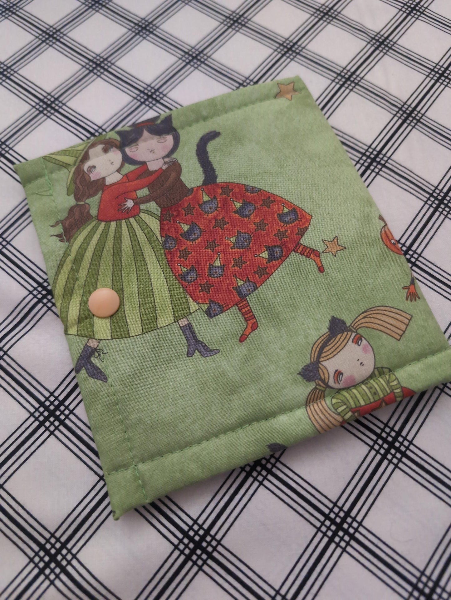 Ghoul Friends Green Vinyl Front Project Bag for Cross Stitch Needlepoint Embroidery WIP Organizer Scrapbooking