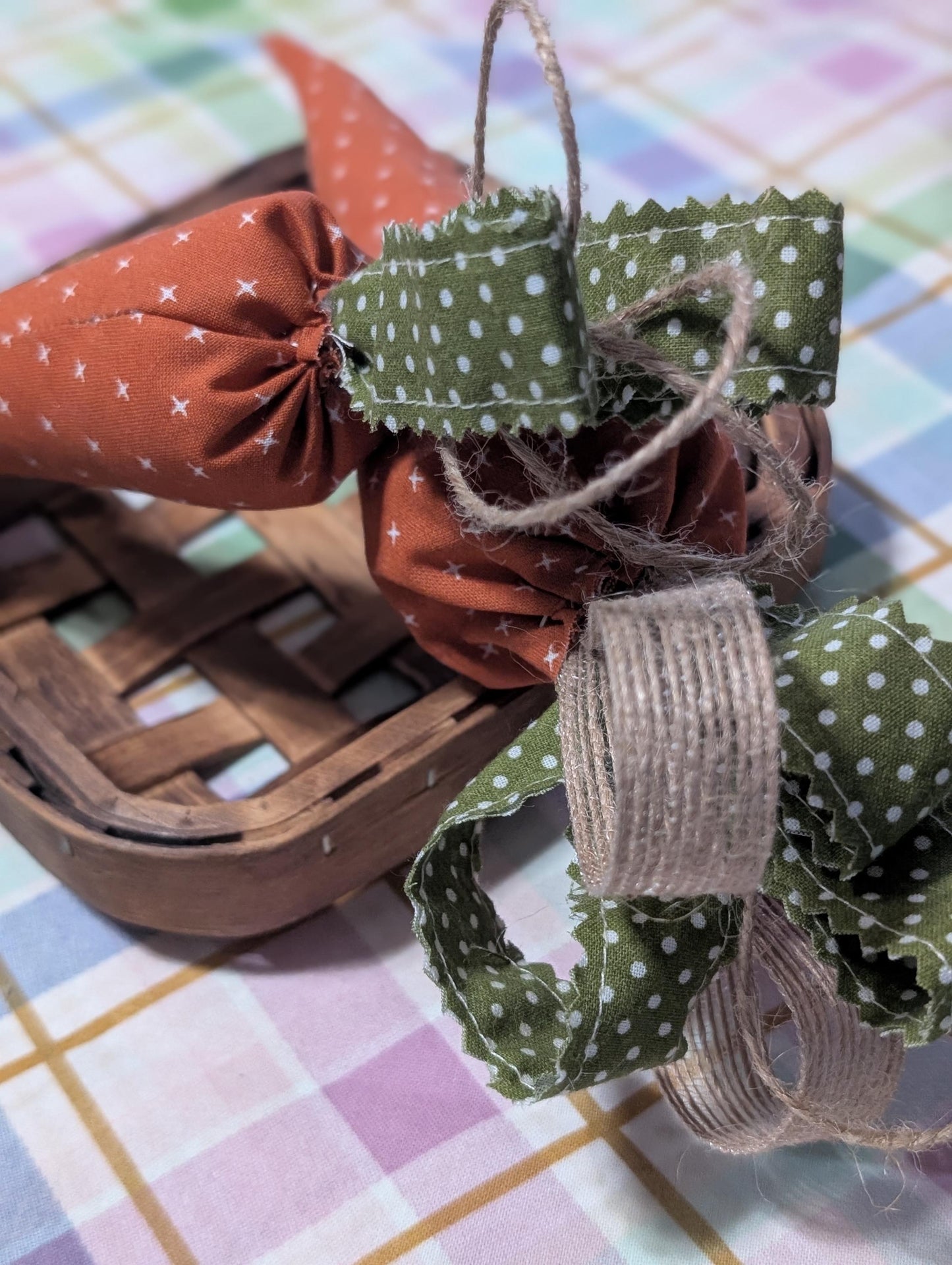 Carrots for Decor Fabric Tiered Tray Notions