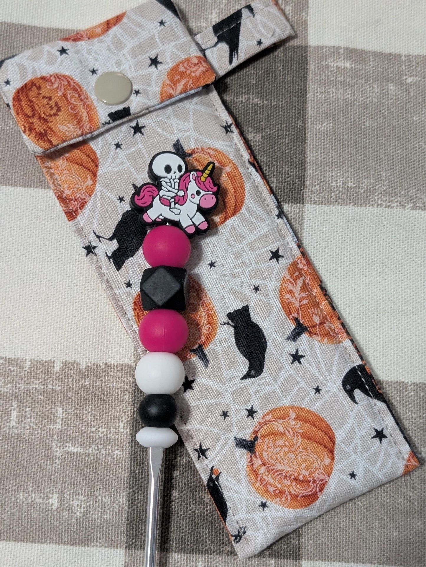 Keychain Pouch for Holding Crochet Hooks with Silicone Beads Focal Topper Ergonomic Handle