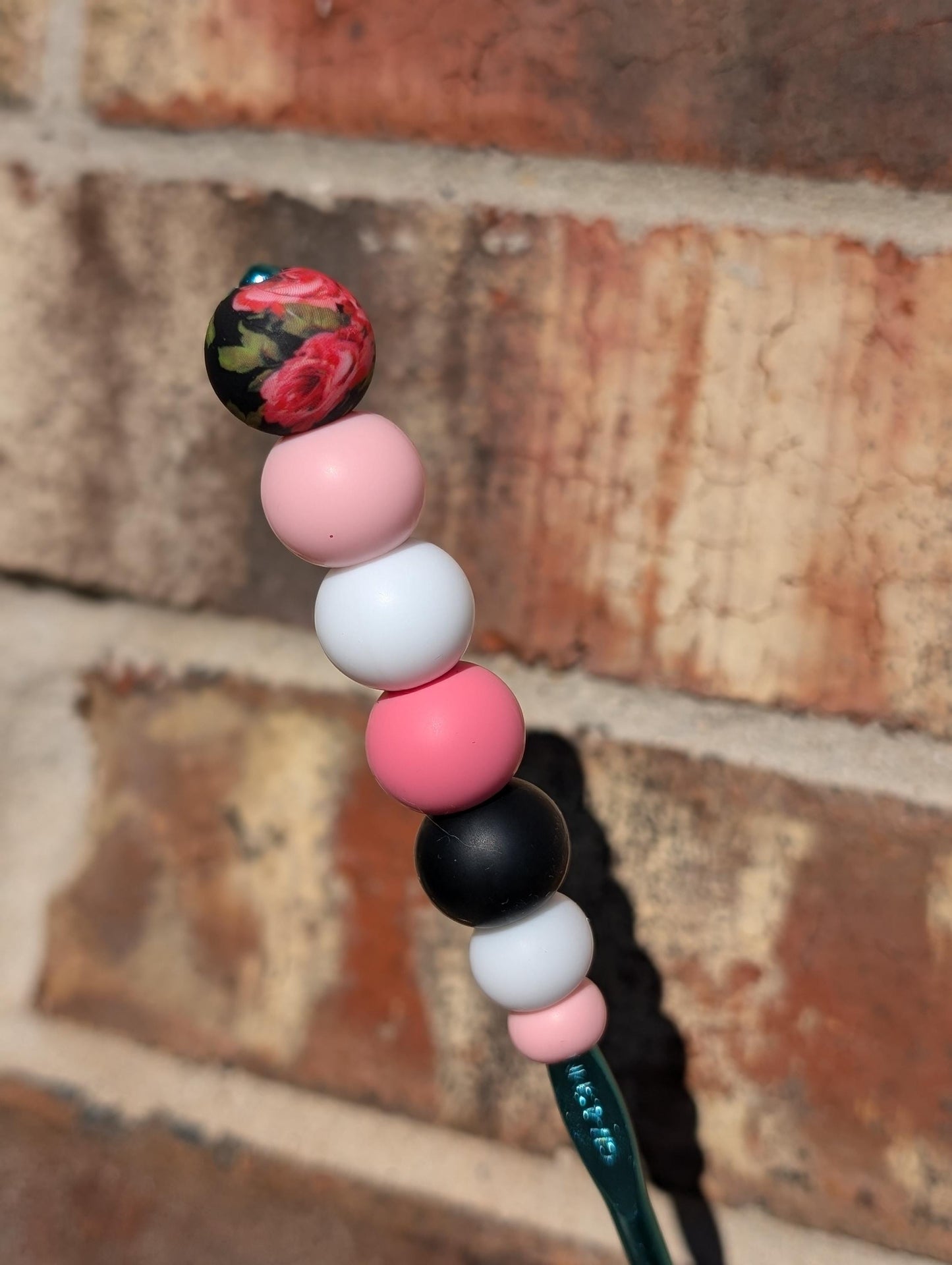 Roses Crochet Hook Silicone Beads Focal Topper Ergonomic Handle